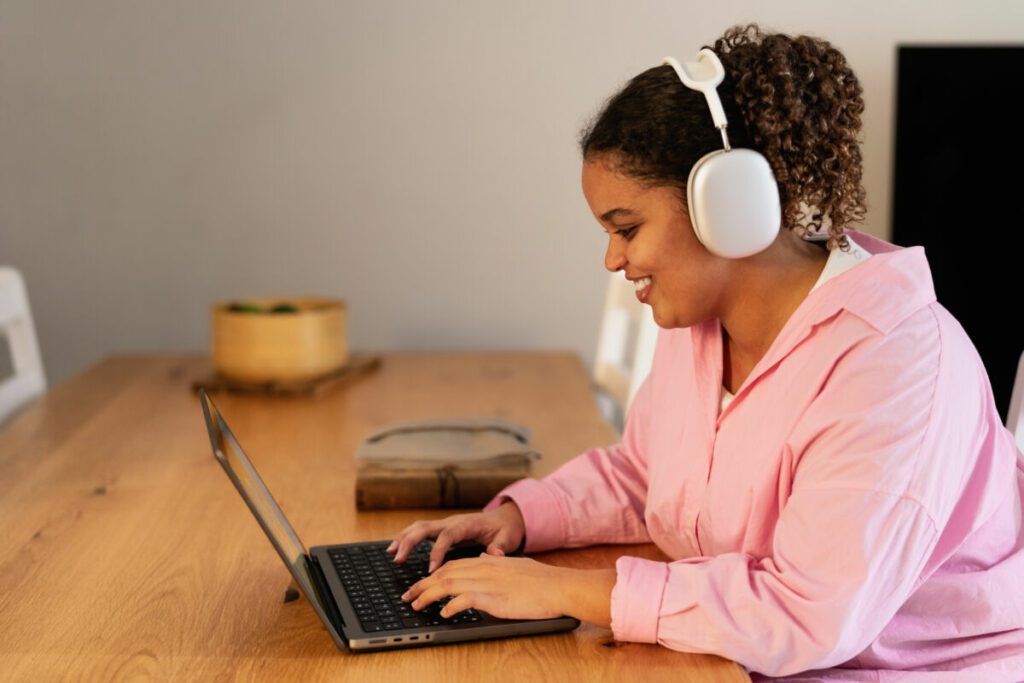 Melhorando a experiência no local de trabalho da Geração Z por meio da transformação digital